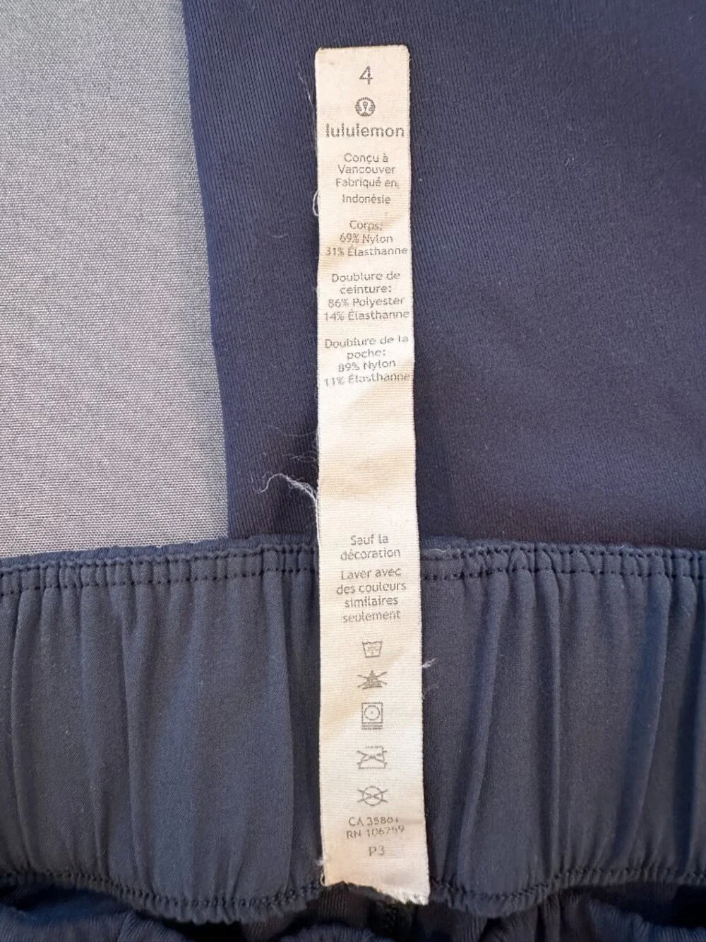 Lululemon On The Fly Pant Size 4 Navy Blue